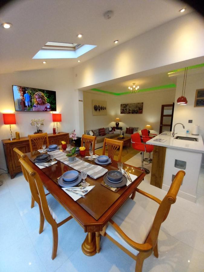 Luxury Holiday Home, Near Beach Саутенд-он-Си Экстерьер фото
