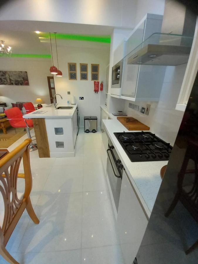 Luxury Holiday Home, Near Beach Саутенд-он-Си Экстерьер фото